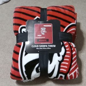 Wisconsin Badgers cloud sherpa throw